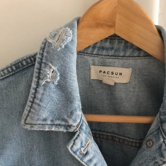 PAC SUN | Distressed light blue jean jacket - Picture 5 of 9